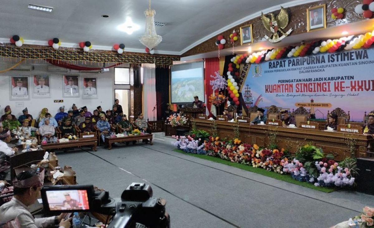 Bupati-Kuansing-Suhardiman-Amby-menyampaikan-kata-sambutannya.jpg