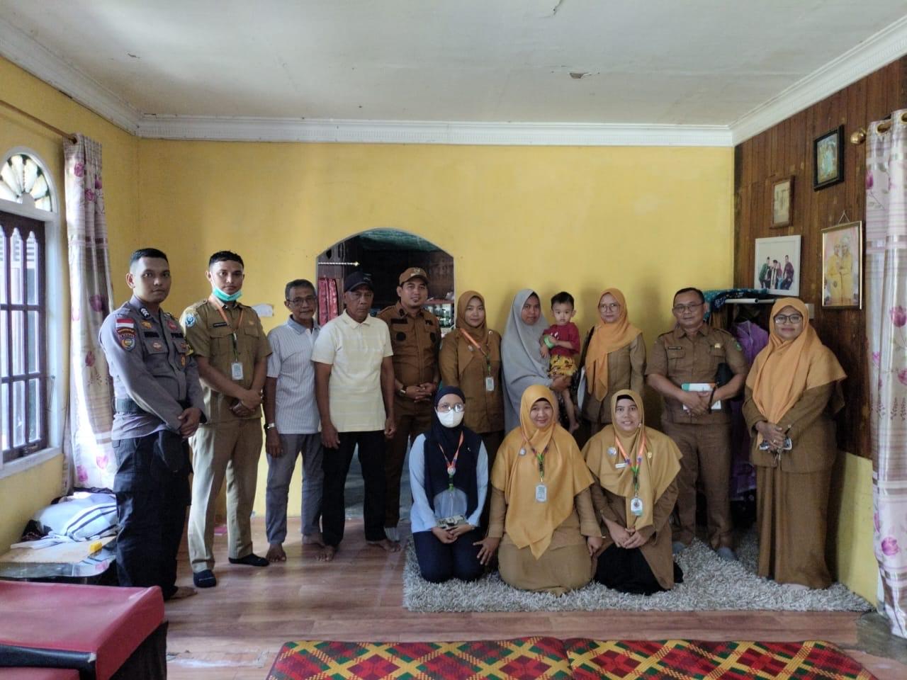 Dinkes Meranti dan Puskesmas Anak Setatah Temui Keluarga yang Diduga Ditolak Petugas Saat Berobat