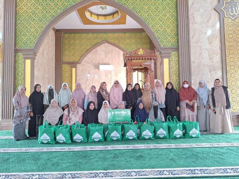 Dompet Dhuafa Riau dan Tokopedia Santuni 50 Guru Ngaji di Kecamatan Tambang