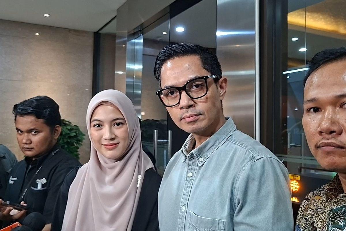 Dude-Harlino-dan-Alyssa-Soebandono-usai-diperiksa-bareskrim.jpg