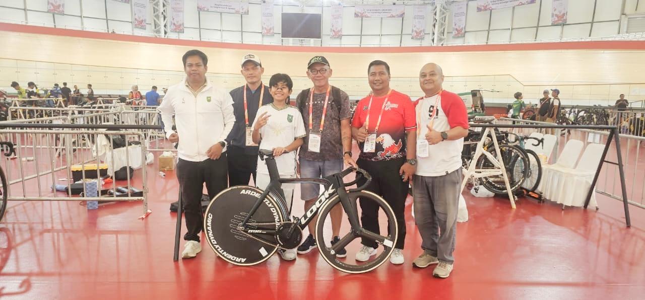 Evan_Finis_di_Peringkat_Lima_Popnas_Balap_Sepeda_2025.jpg