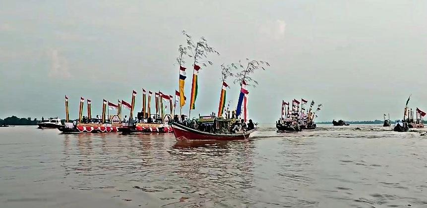  Menyusur Sungai Indragiri Inhil Dengan Pompong Hias Menyemarakkan Tahun Baru Islam