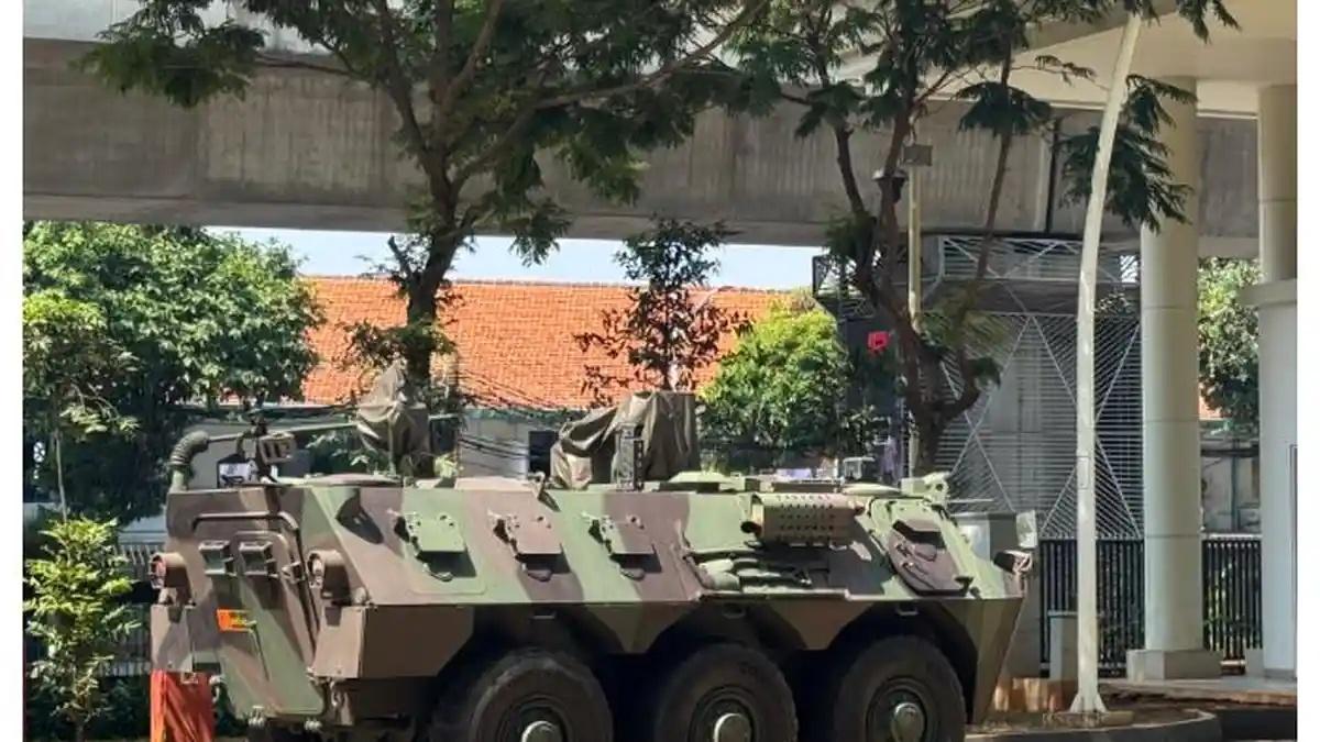 Panser Anoa Bersiaga, Gedung Kejagung Dijaga Ketat POM TNI Siang Ini - Tribunpekanbaru.com