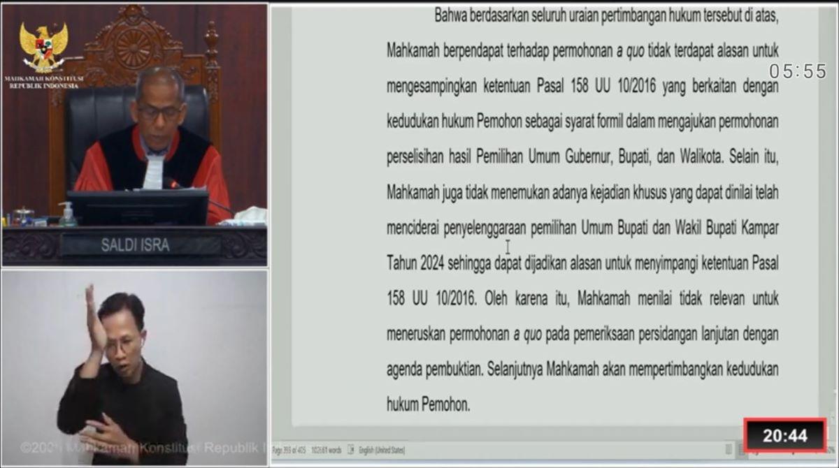 Hakim-Konstitusi-Saldi-Isra-membacakan-uraian.jpg