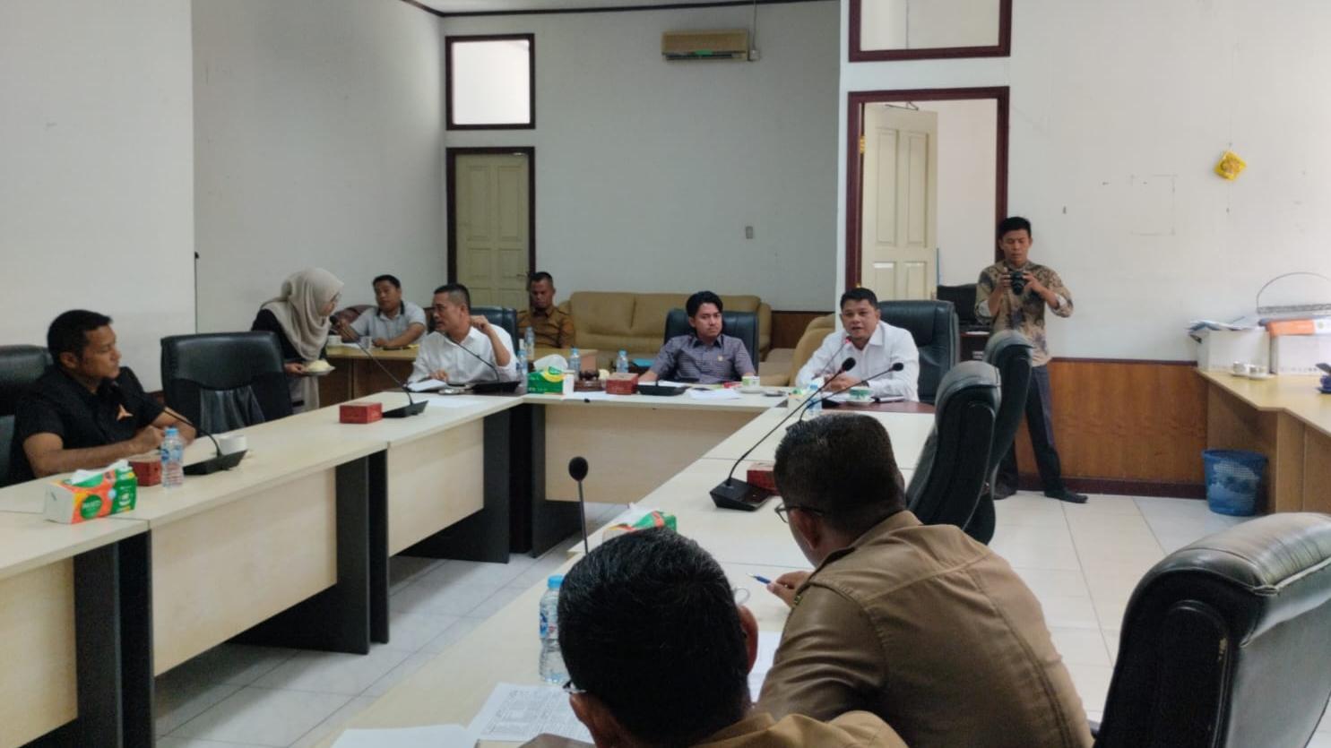 Hearing-DPRD-kuansing-sungai-singingi-ikan-mati.jpg