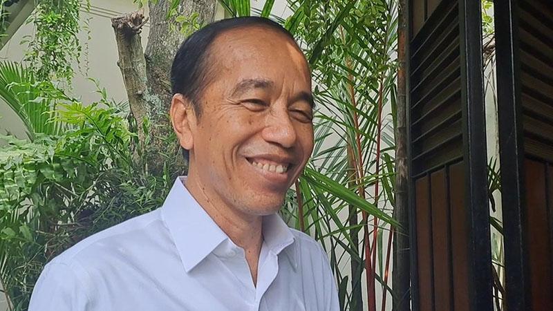 Jokowi-santai-dilaporkan-ke-KPK.jpg