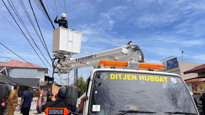 Kabel-Fiber-Optik-di-Pekanbaru-Semrawut-APJATEL-Riau-Dukung-Penertiban.jpg