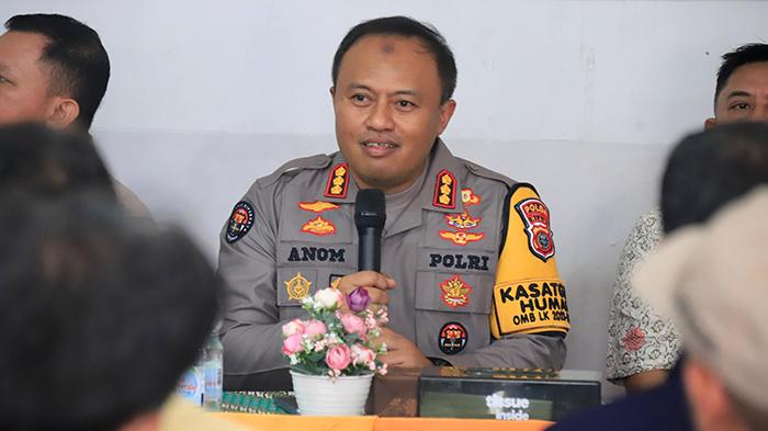 Kabid_Humas_Polda_Riau_Kombes_Pol_Anom_Karibianto.jpg