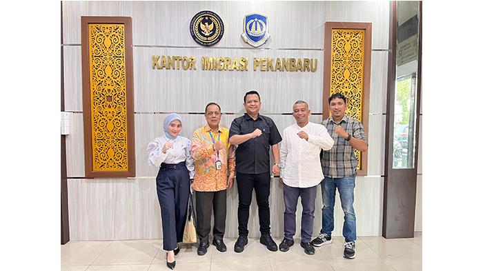 Kepala-Kantor-Imigrasi-Kelas-I-Pekanbaru-Ryan.jpg