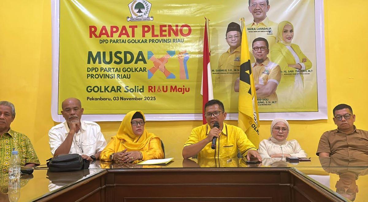 Ketua-Umum-Partai-Golkar-Bahlil-Lahadalia-absen.jpg