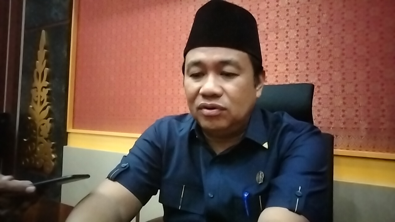Ketua_DPRD_Riau_Yulisman_1.jpg