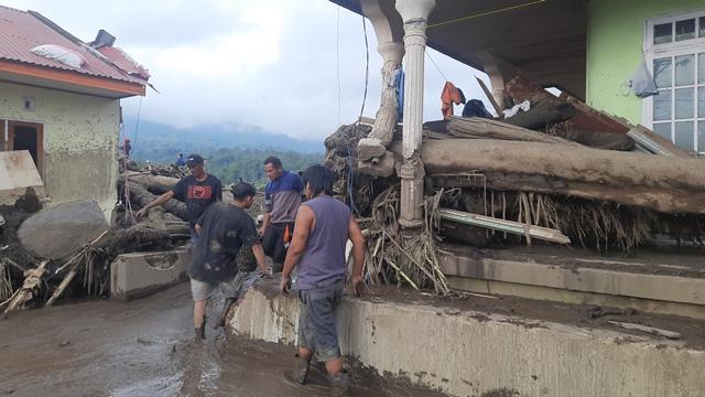 Kondisi-di-Bukit-Batabuah-usai-galodo.jpg