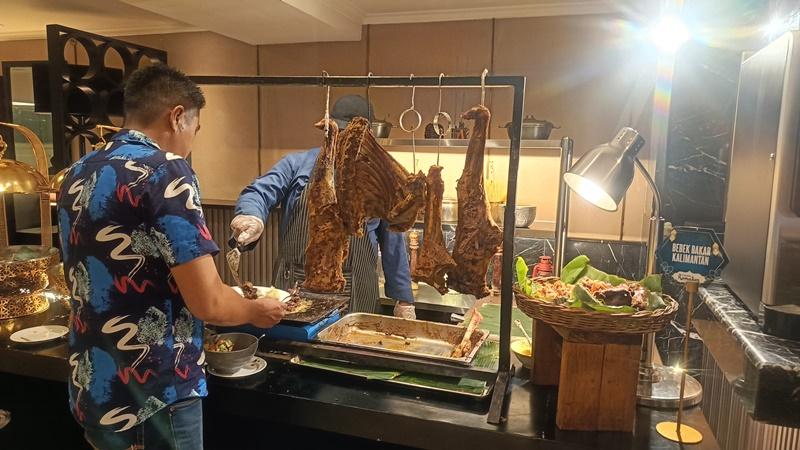 Berbuka Lebih Seru di Grand Jatra Pekanbaru, Menu Kambing Guling hingga Karaoke Gratis