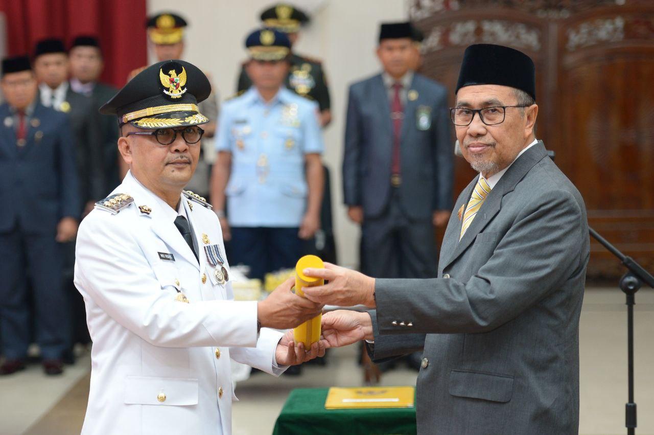 Mhd-Firdaus-dilantik-menjadi-Penjabat-Bupati-Kampar.jpg