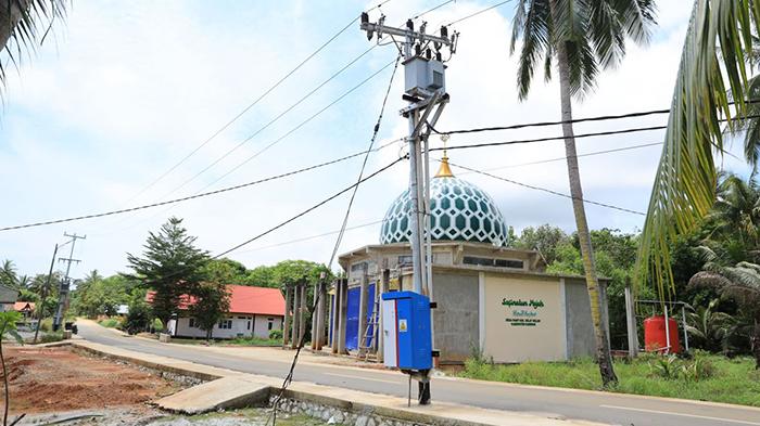 PLN-di-Pulau-Parit-Desa-Parit-Kecamatan-Selat-Gelam-Kabupaten-Karimun-Kepri.jpg