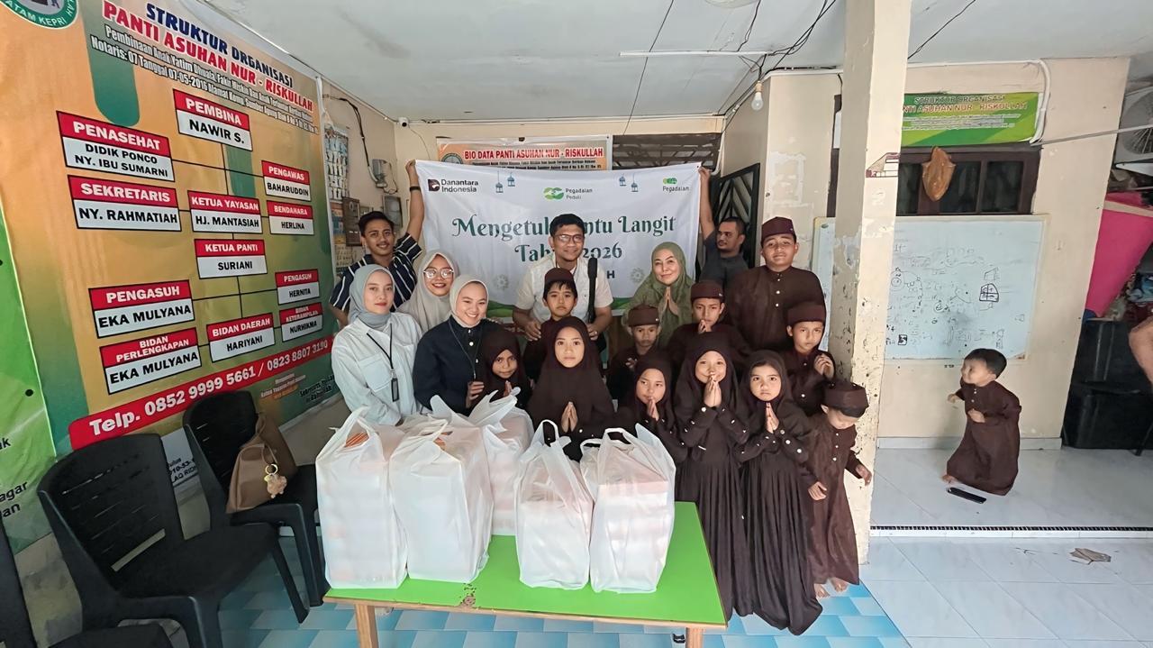 Pegadaian Pekanbaru Tebar Kepedulian Lewat Program Sosial Mengetuk Pintu Langit