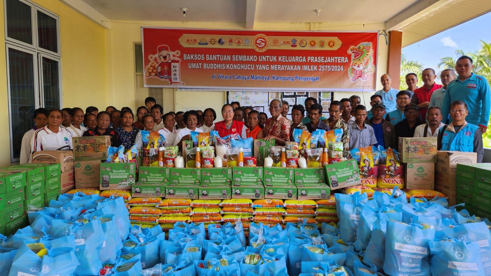 Panitia Bersama Baksos Imlek 2575 di Riau, Santuni Ratusan Warga Kurang Mampu - Panitia-Bersama-Baksos-Imlek-dan-Pengurus-Vihara-Cahaya-Maitreya.jpg