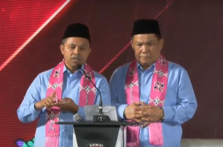 Pasangan-Bermawarah-Abdul-Wahid-dan-SF-Hariyanto-dalam-Debat-Pilgub-Riau-2024.jpg