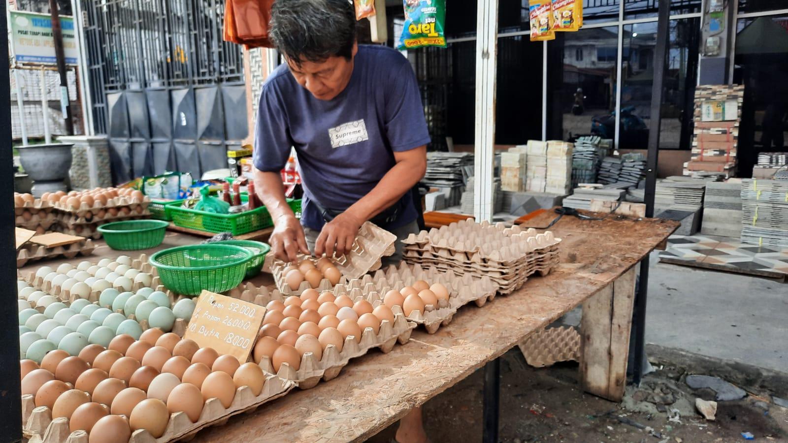 Pedagang-telur-di-kota-Dumai.jpg