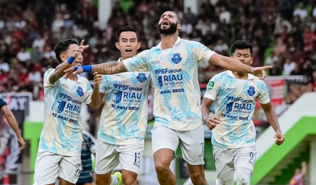 Pemain-PSPS-Pekanbaru-merayakan-gol-pada.jpg