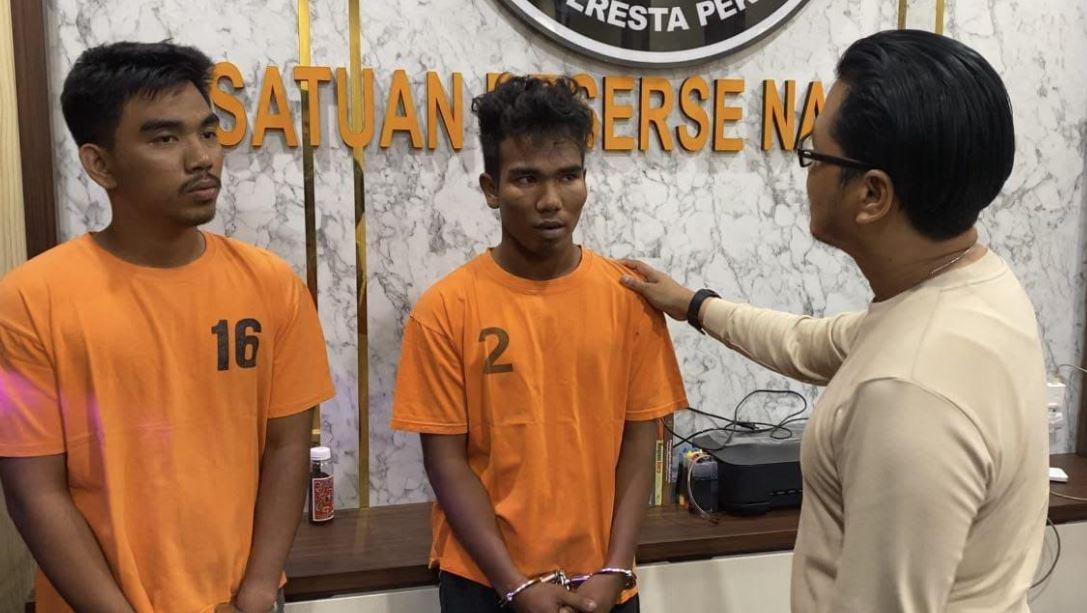 Pengedar Narkoba di Pekanbaru Panik Saat Digrebek Polisi, Buang Sabu ke Atap Mushola