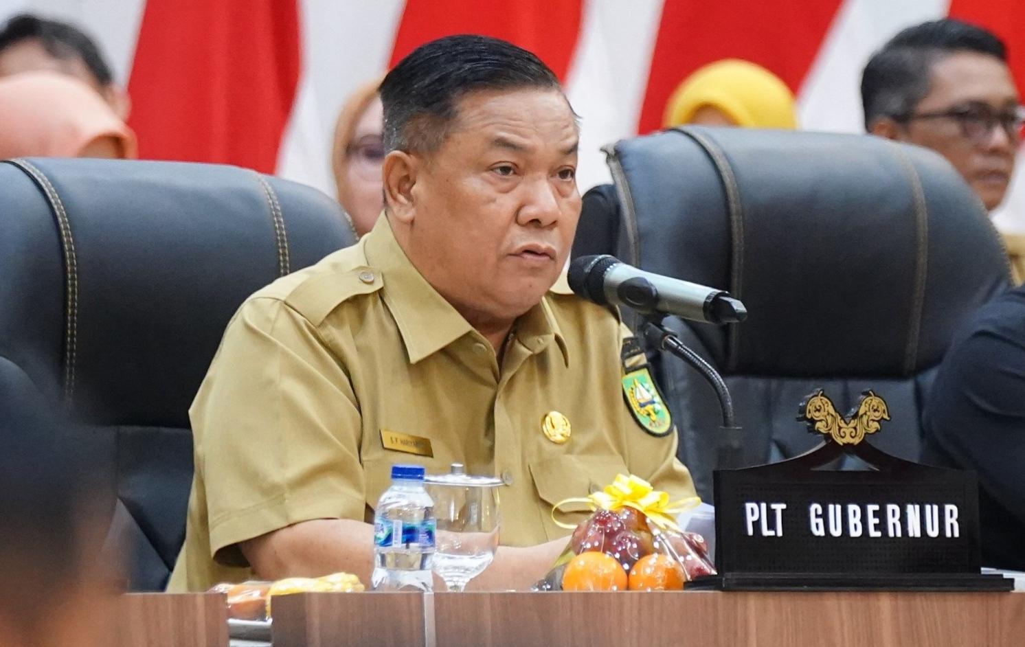 Plt-Gubernur-Riau-SF-Hariyanto-baju-dinas.jpg
