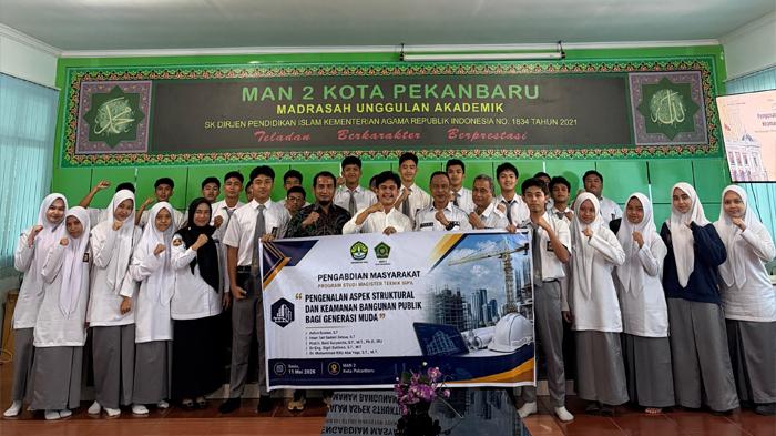 Akademisi dari Prodi Magister Teknik Sipil Unri Gelar Edukasi Keamanan Bangunan di MAN 2 Pekanbaru