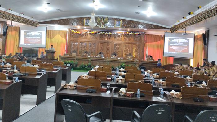Reses Anggota DPRD Kuansing Molor Berjam-jam, Hanya Dihadiri 19 Anggota Dewan