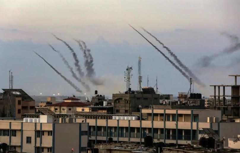 Ribuan-roket-meluncur-dari-kawasan-Jalur-Gaza-ke-areal-pendudukan-Israel-di-Palestina.jpg