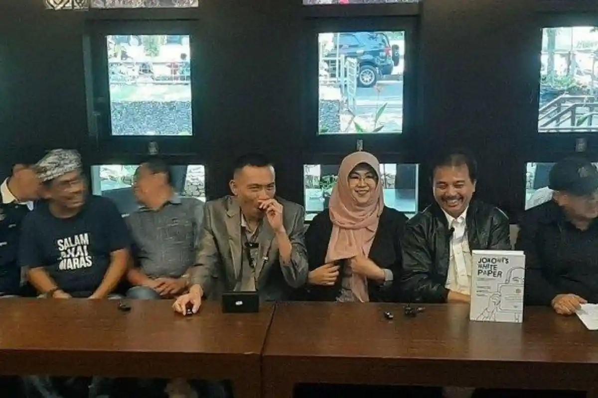 Roy-Suryo-Rismon-Sianipar-dan-Dokter-Tifa-jadi-tersangka.jpg