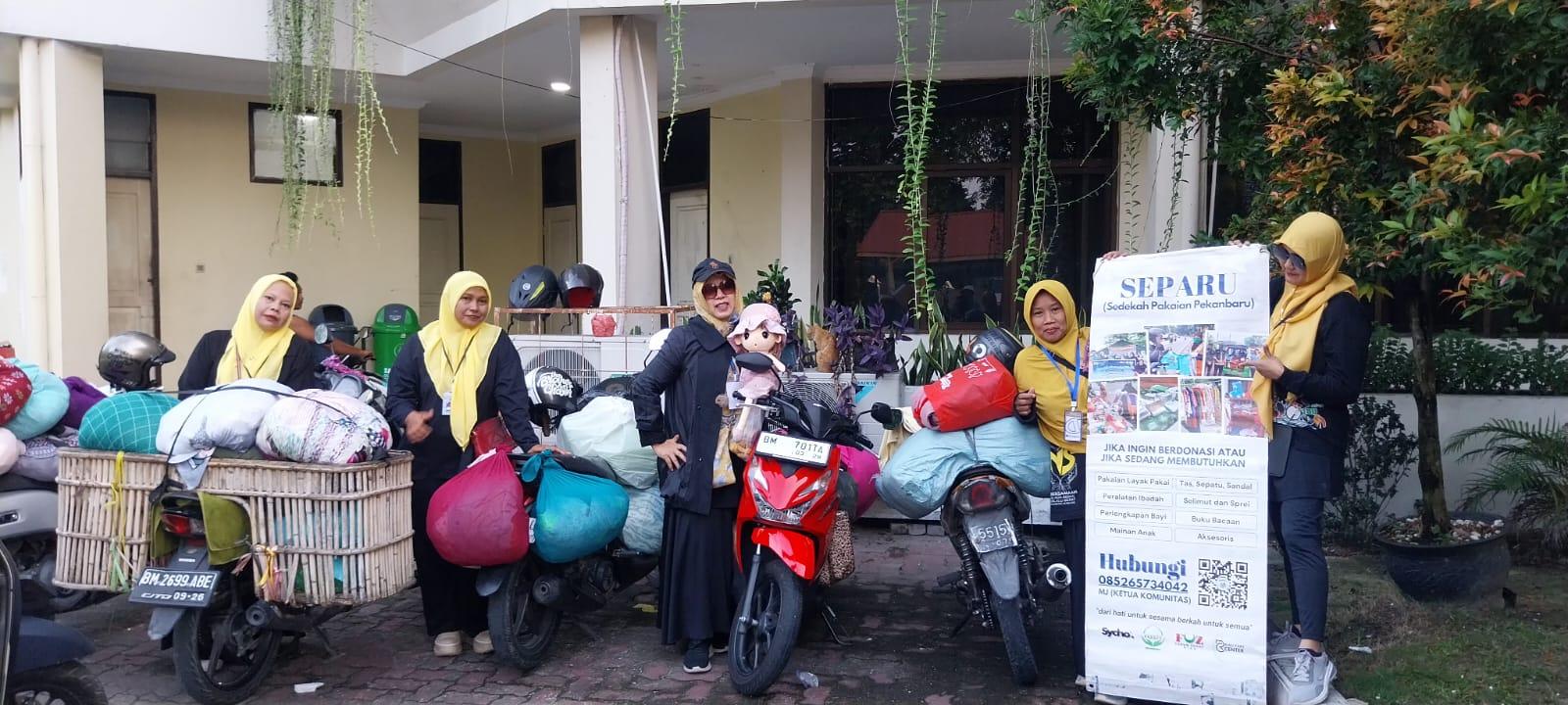 Dirikan Komunitas SEPARU, ASN Pemprov Riau Kumpulkan Baju Layak Pakai dan Bagikan Gratis ke Warga - Tribunpekanbaru.com