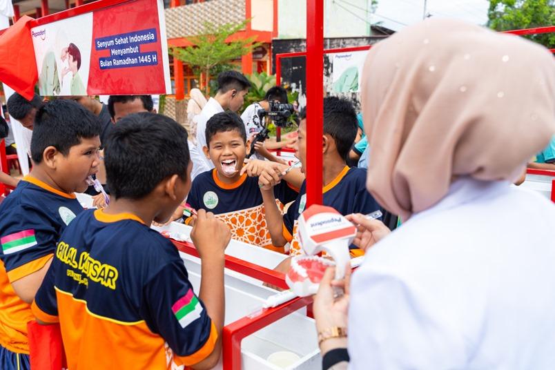 Jelang Ramadhan, Pepsodent Edukasi Perawatan Gigi dan Mulut Ratusan Santri Ponpes di Pekanbaru