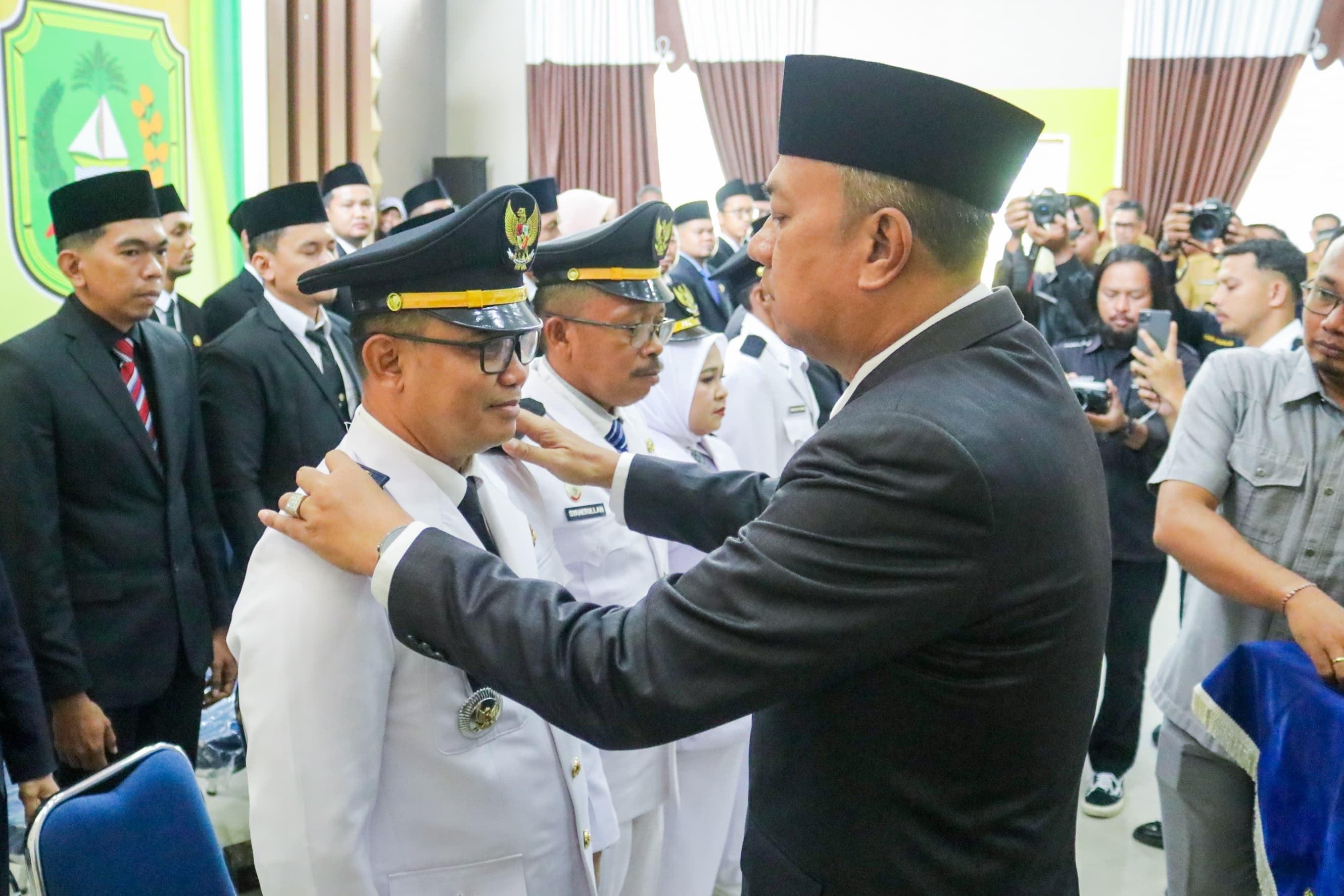 Sebanyak-28-Pejabat-Administrator-dan-Pengawas-di-Meranti-dilantik.jpg