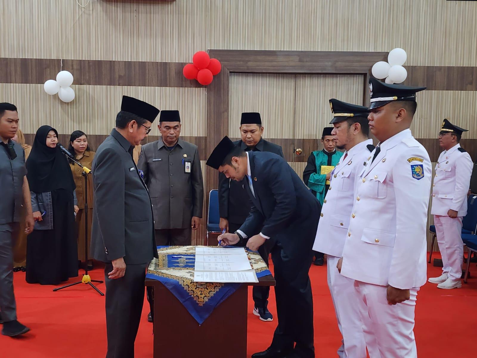 Sekda-Dumai-lantik-57-Pejabat-eselon-III-dan-IV.jpg