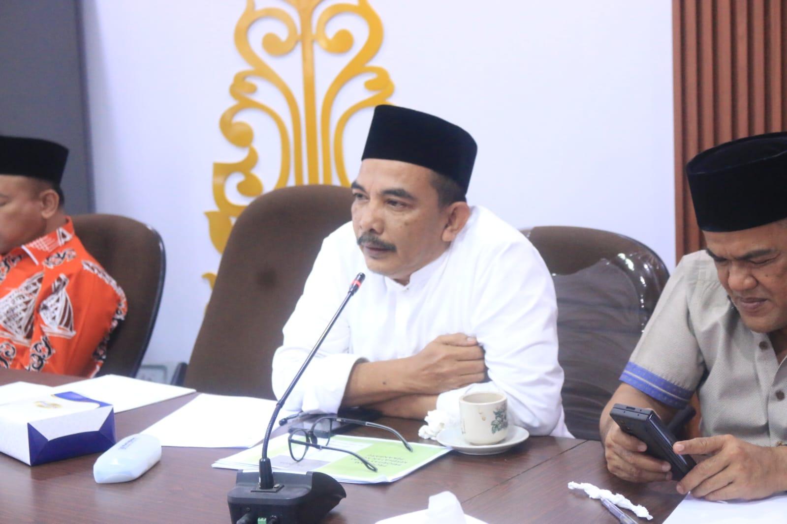 Sekretaris-Komisi-III-DPRD-Pekanbaru-Abu-Bakar-dalam-sebuah-pertemuan.jpg