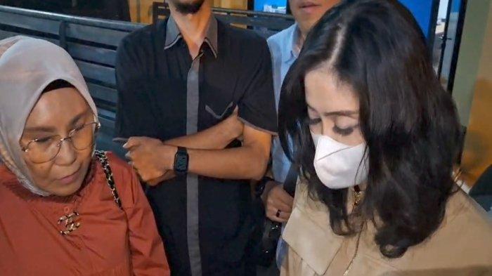 Dari Siang hingga Malam, Lady Aurellia dan Ibunya Diperiksa 11 Jam: Kucing-Kuncingan dengan Media