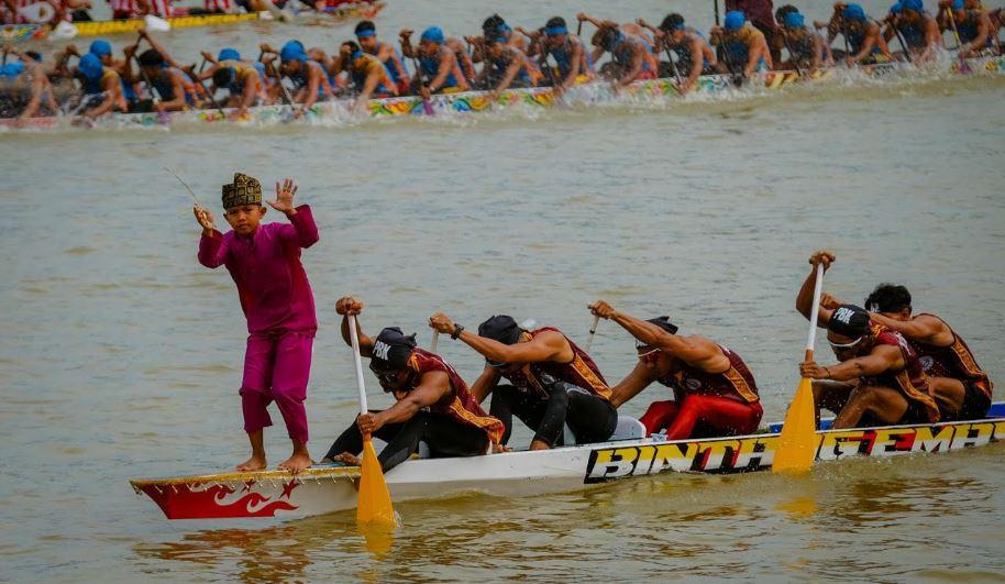 Suasana-Festival-Pacu-jalur-DI-Kuansing-beberapa-waktu-lalu.jpg