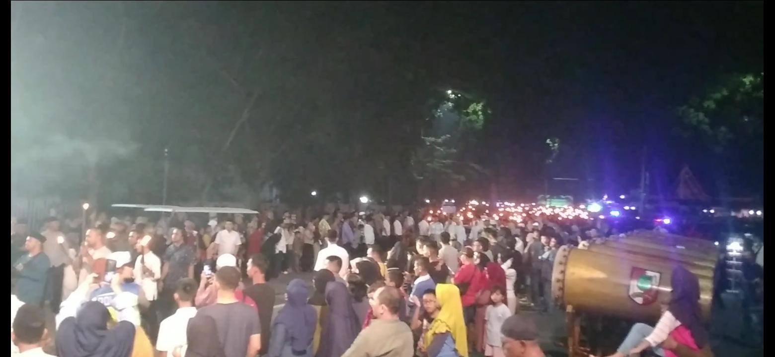 Suasana-pawai-takbir-yang-digelar-Pemko-Pekanbaru.jpg
