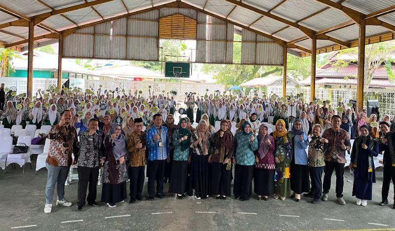 Suasana-semarak-edukasi-Pencegahan-Kanker-Leher-Rahim-di-SMPN-13-Pekanbaru.jpg