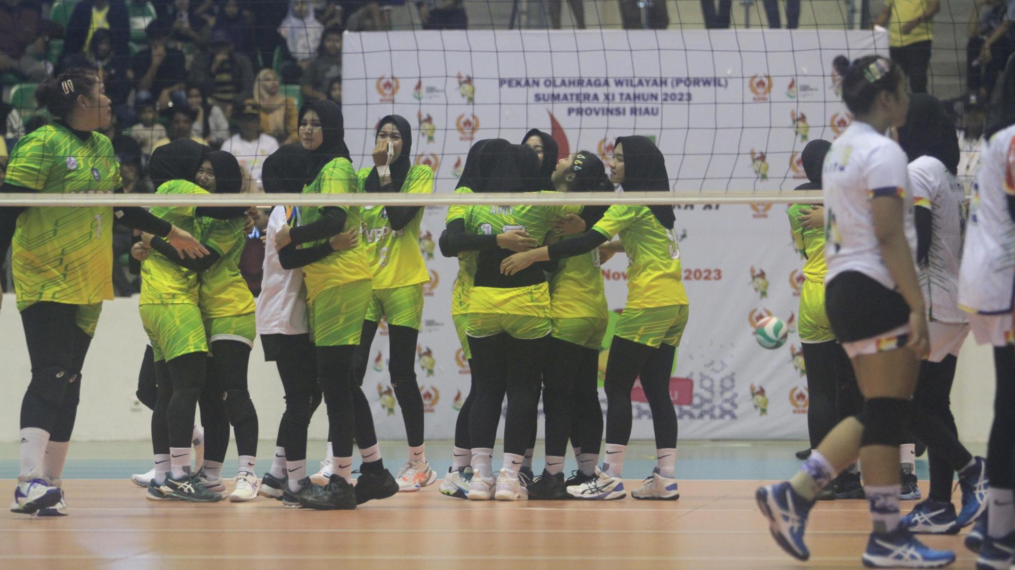 Kalah dari Kepri, Tim Voli Putri Riau Gagal Berlaga di Babak Final Porwil Sumatera XI Riau 2023 