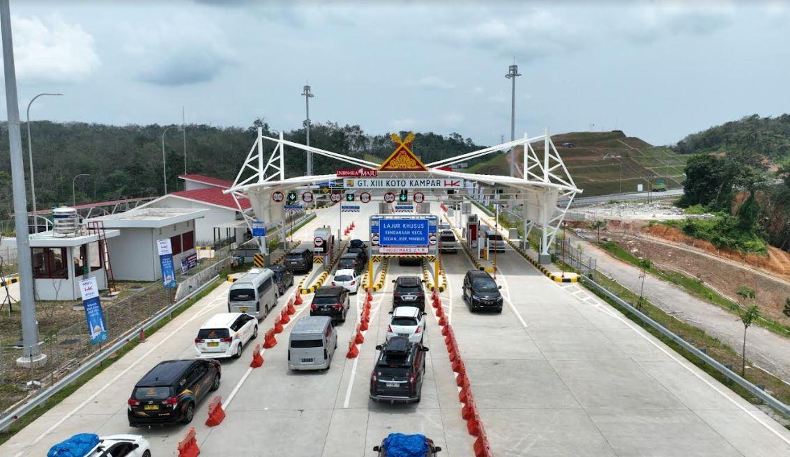 Tol_Pekanbaru-XIII_Koto_Kampar_Pintu_Tol_XIII_Koto_Kampar.jpg