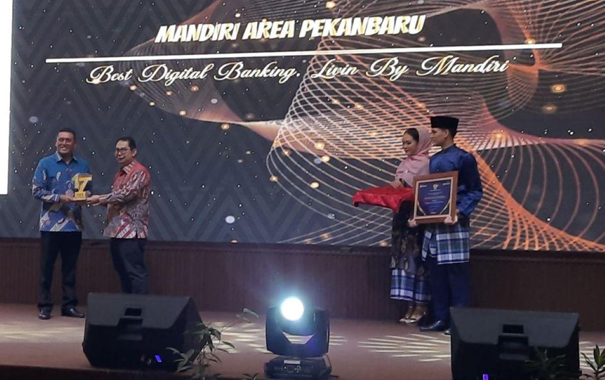 Vice-President-Area-Head-Bank-Mandiri-Area-Pekanbaru.jpg