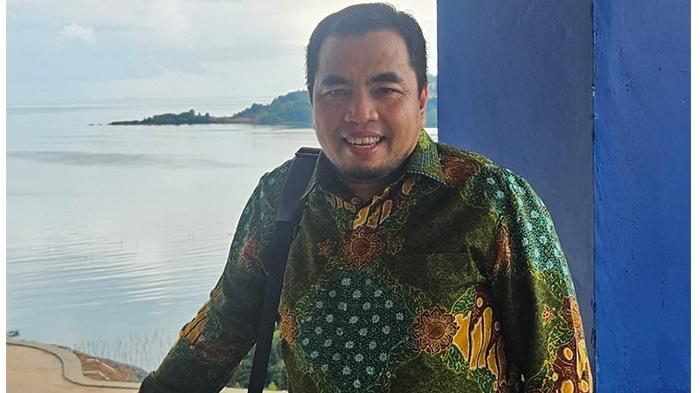 Wakil-Rektor-Bidang-Akademik-Universitas-Riau-Dr-Mexsasai-Indra-SH-MH.jpg
