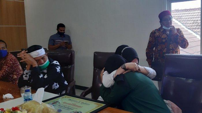 Akhir Kasus Anak Polisikan Ibunya, Agesti Cabut Laporan dan Berpelukan dengan Sang Ibu