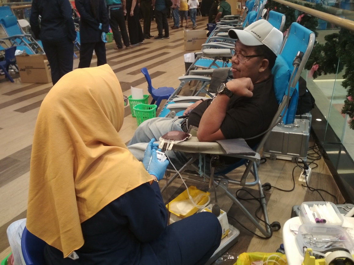 Panitia Natal Oikumene Riau Gelar Aksi Donor Darah di Living World Pekanbaru