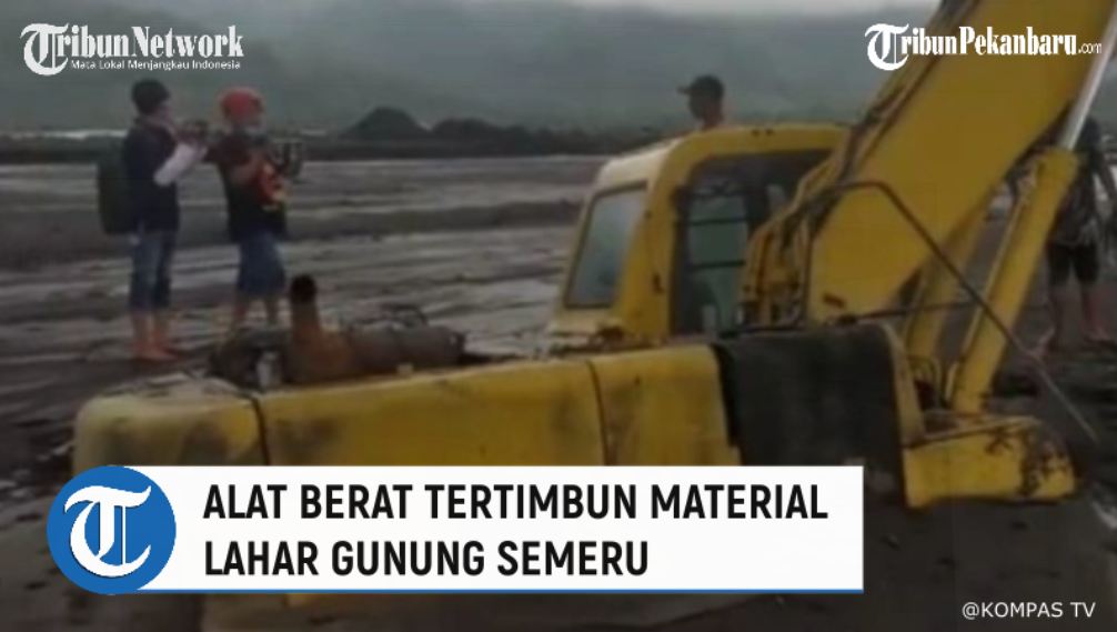 alat-berat-tertimbun-pasiir.jpg