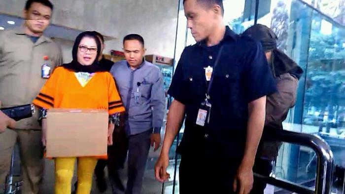 Setelah Ditahan KPK, Dewie Yasin Limpo Kembali Kenakan Kerudung