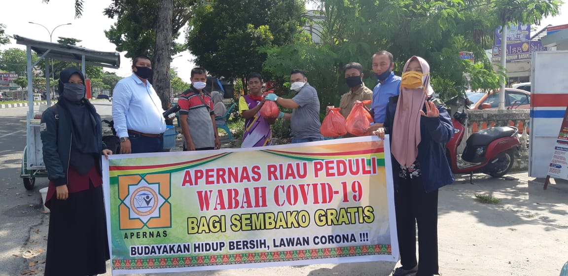 Apernas Riau Peduli Dampak Covid-19, Bagikan 230 Paket Sembako ke Warga Kurang Mampu