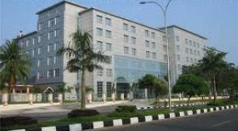 bangunan-rsud-arifin-ahmad.jpg