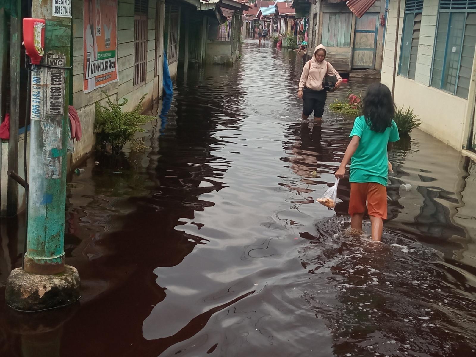 banjir-kelurahan-sri-meranti-1.jpg